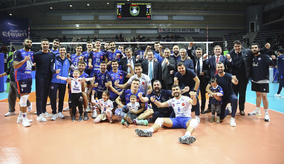 Pallavolo Champions M Lhalkbank Lotta E Vince Anche Con Il Br