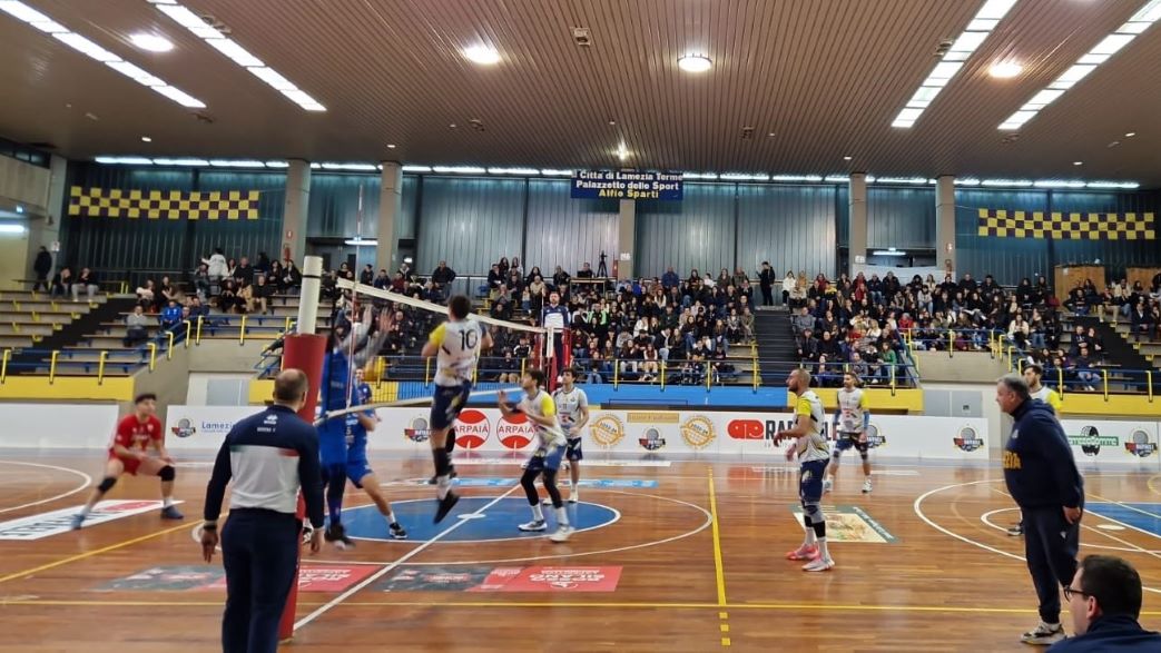 Pallavolo Bm Gir I La Raffaele Lamezia Tiene Ancora Vive Le Residue