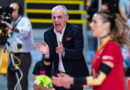 Pallavolo A1F – Cuccarini: “Sono tre settimane che non riusciamo ad allenarci a ranghi completi, come se una squadra di calcio giocasse senza centrocampisti”