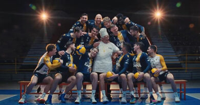 Pallavolo SuperLega – Il nuovo spot di Giovanni Rana: “Avremmo potuto… invece alla pallavolo ci pensano i nostri ragazzi”