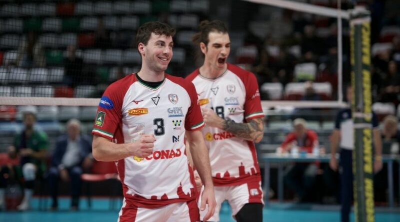 Pallavolo A2 maschile – Reggio Emilia ritrova la vittoria a spese di Cantù: Sighinolfi Mvp, Novello miglior marcatore