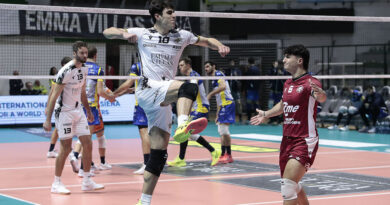 Pallavolo A2M – Siena, Alpini verso la gara con Palmi: “Abbiamo bisogno di punti per raggiungere i play off, non dobbiamo fare l’errore di sottovalutare l’avversario”